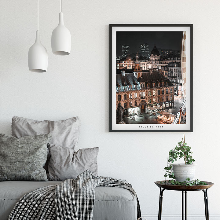 Affiche - Poster de la Vieille Bourse de nuit à Lille - Photographie de Benjamin Clipet - Une idée cadeau de décoration à offrir à un proche. 