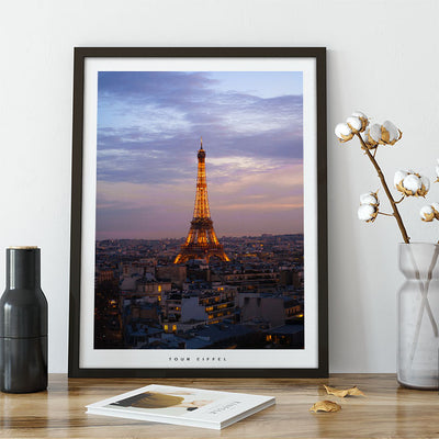 Affiche - Poster de la tour Eiffel à Paris - Photographie de Nablezon - Une idée cadeau de décoration à offrir à un proche. 